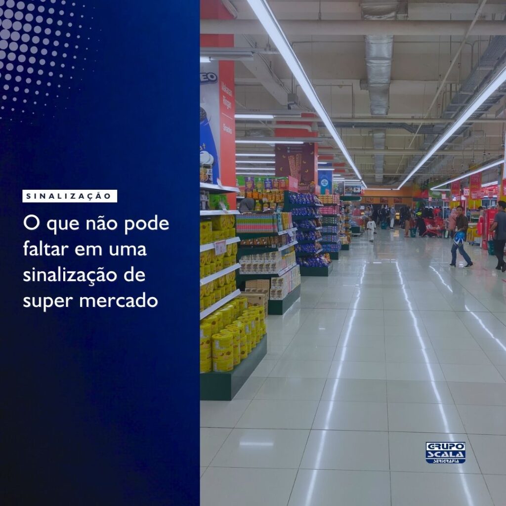 Placas suspensas em medidas especiais identificando os corredores de um supermercado de grande porte.